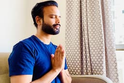 Manifest Money With Ease: Shift Your Vibration & Attract Prosperity